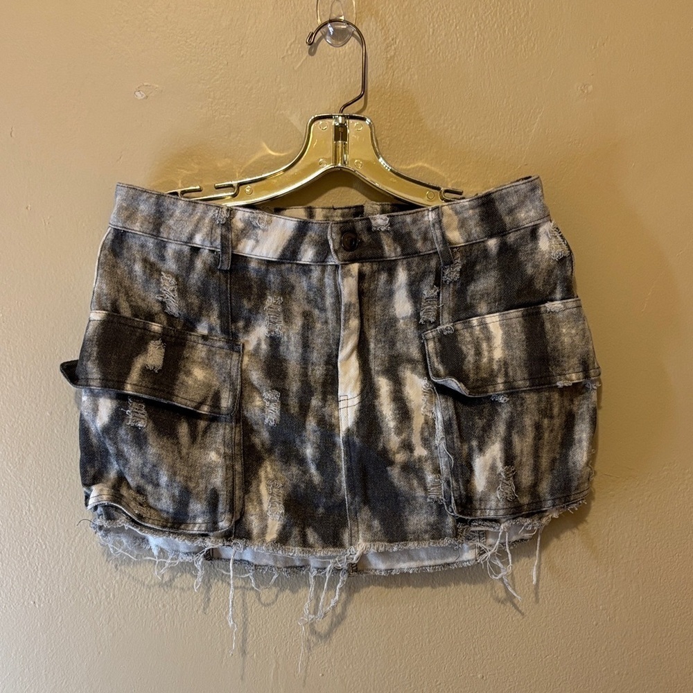 Fashion Nova Black and Gray Mini Skirt